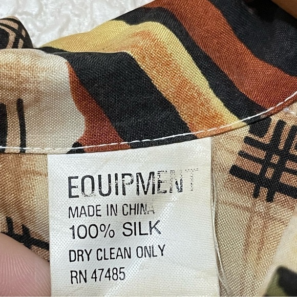 Equipment Silk Mixed Animal Print Long Sleeve Button Front Top Size Small Women - Picture 9 of 9